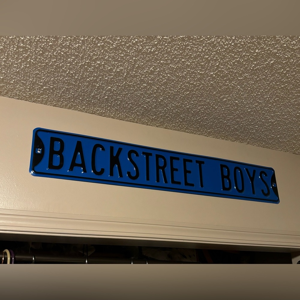 NICE! Large Backstreet Boys wall decor sign metal! 🎤 🎶 💙